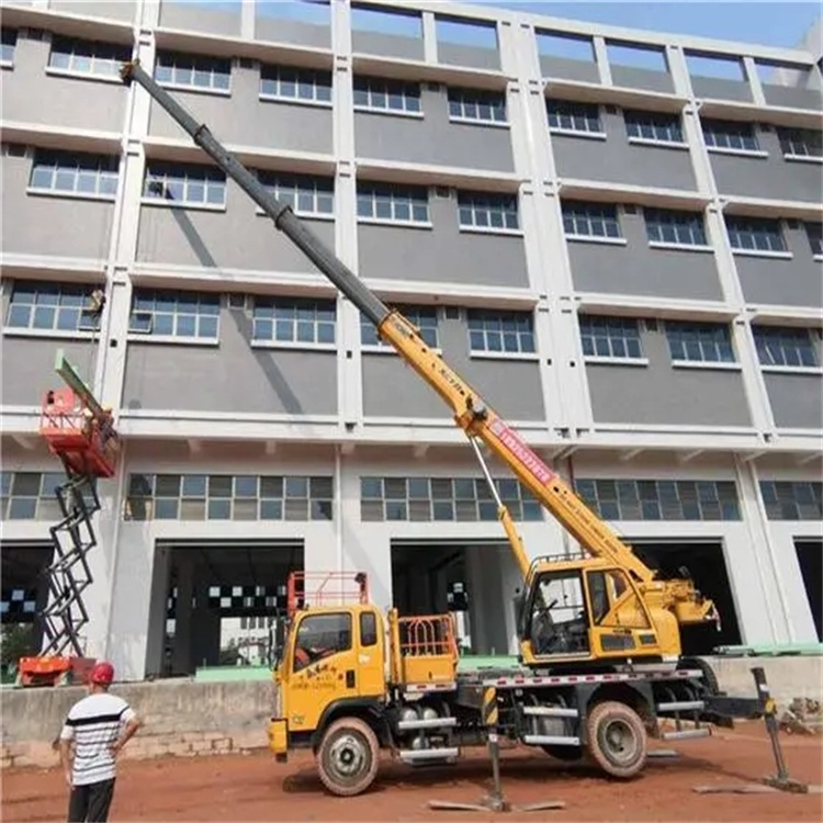 白玉高楼层玻璃吊装